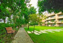 Nutrition for Elderly Adults: Building Strength and Vitality Through the Right Diet in a Premium Senior Living Community premium old age homes in India